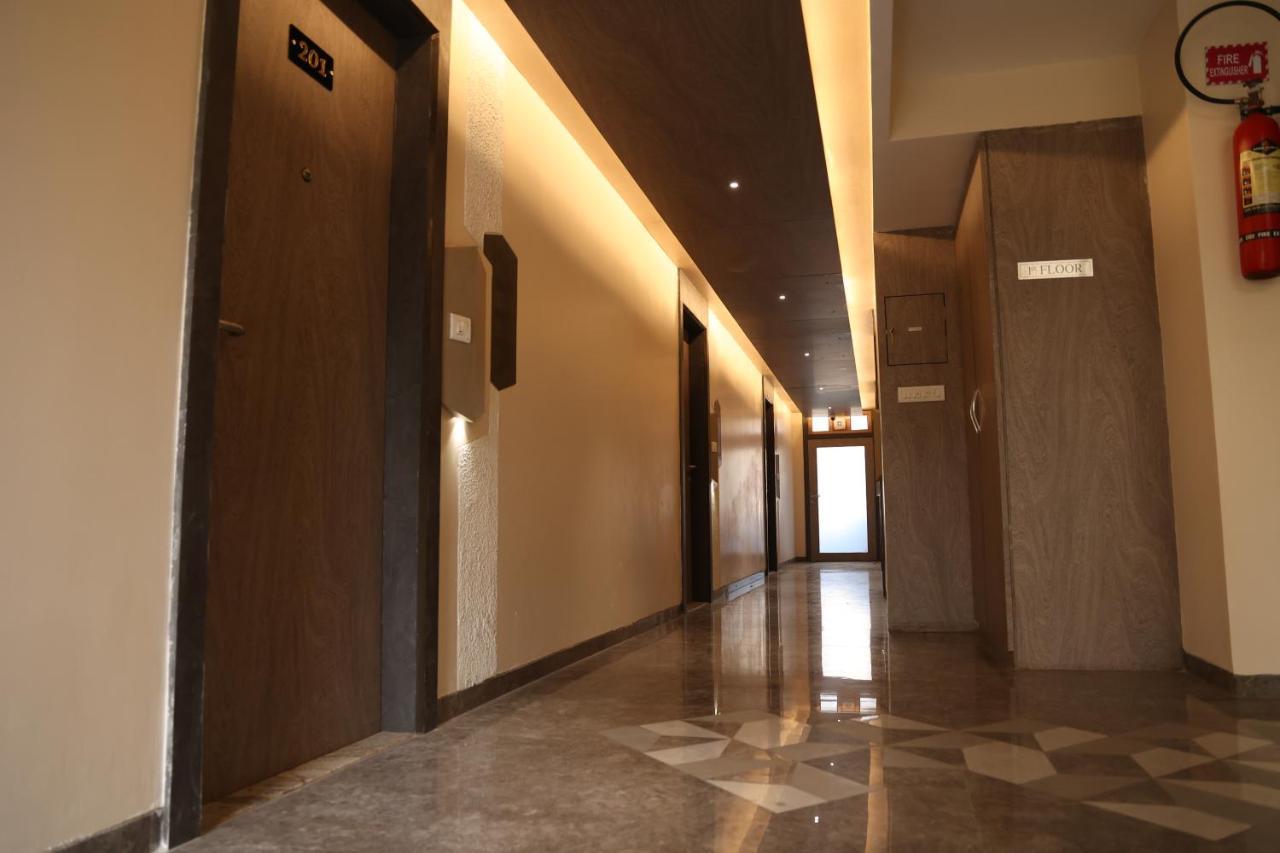 Hotel Pinaka Inn Lucknow Zewnętrze zdjęcie