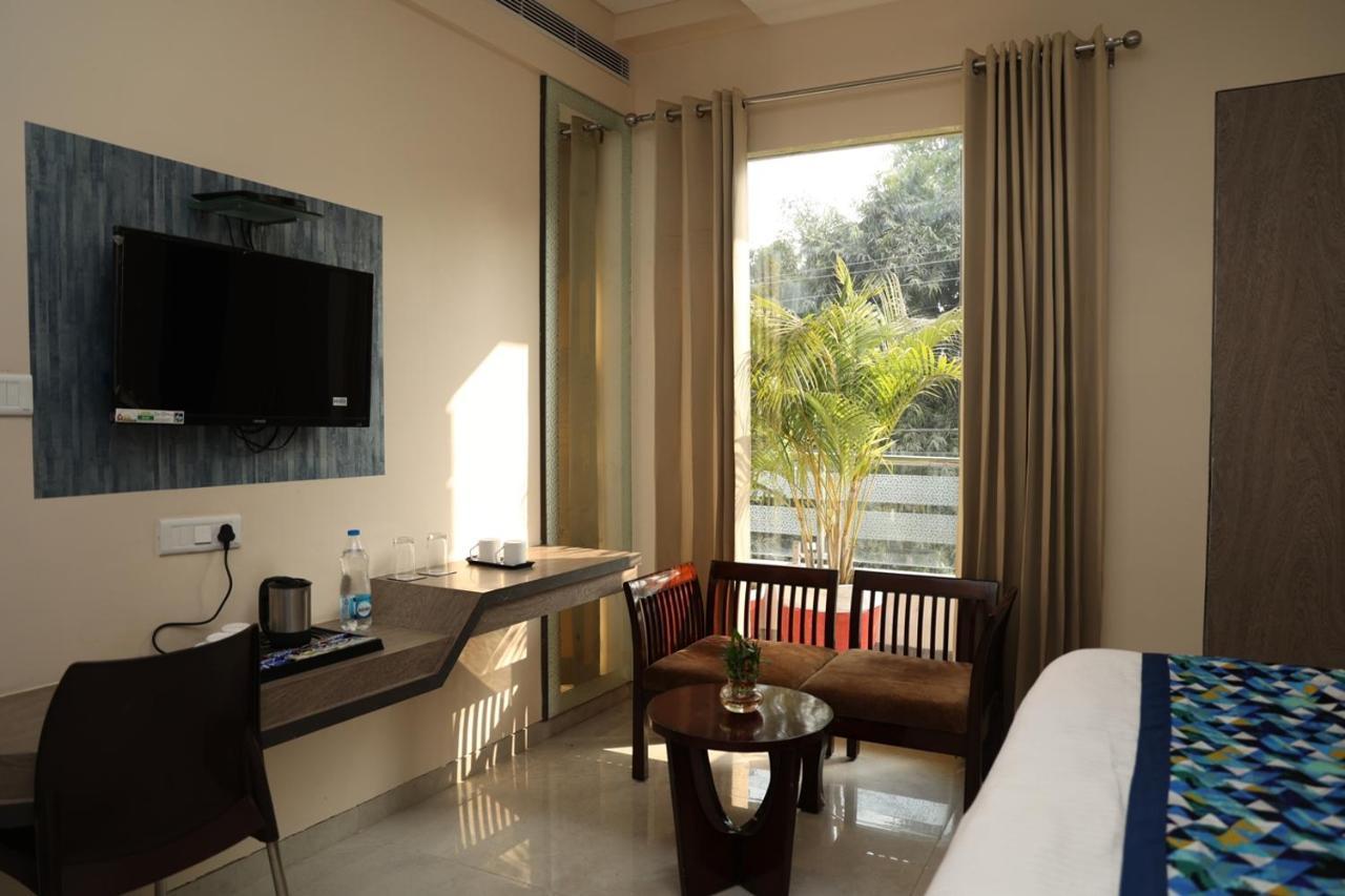Hotel Pinaka Inn Lucknow Zewnętrze zdjęcie