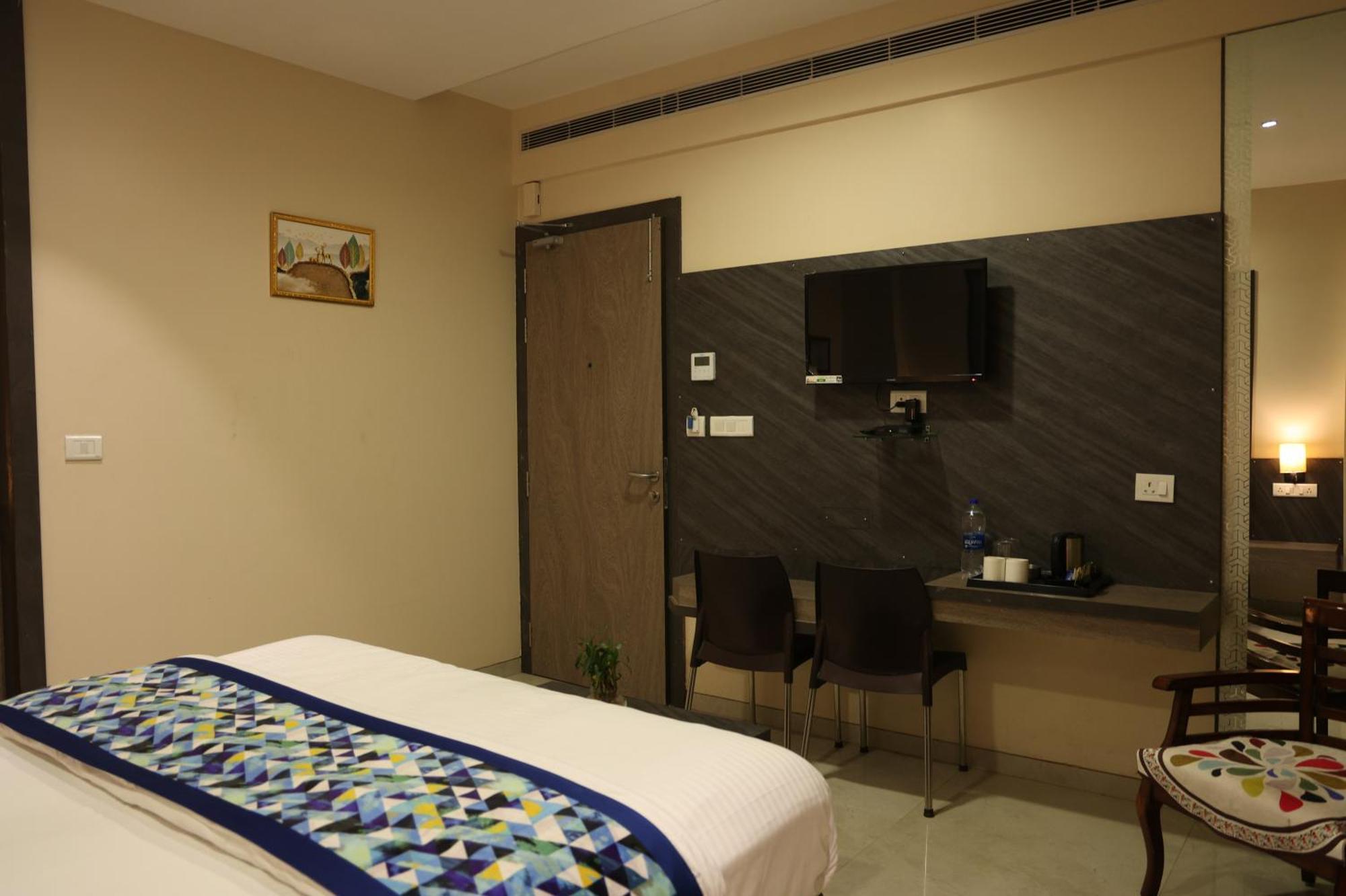 Hotel Pinaka Inn Lucknow Zewnętrze zdjęcie