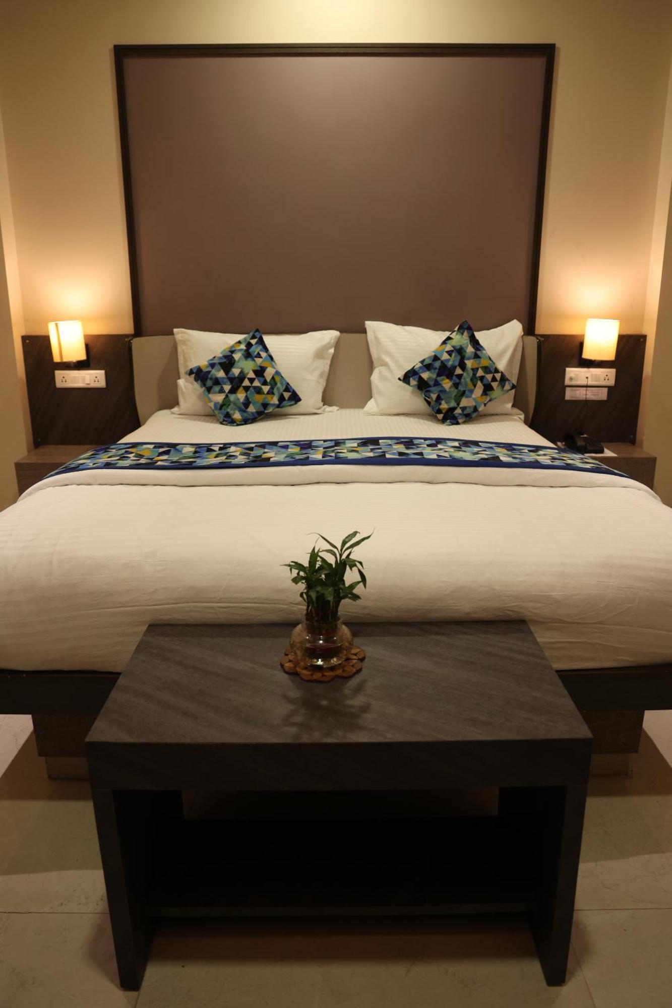Hotel Pinaka Inn Lucknow Zewnętrze zdjęcie