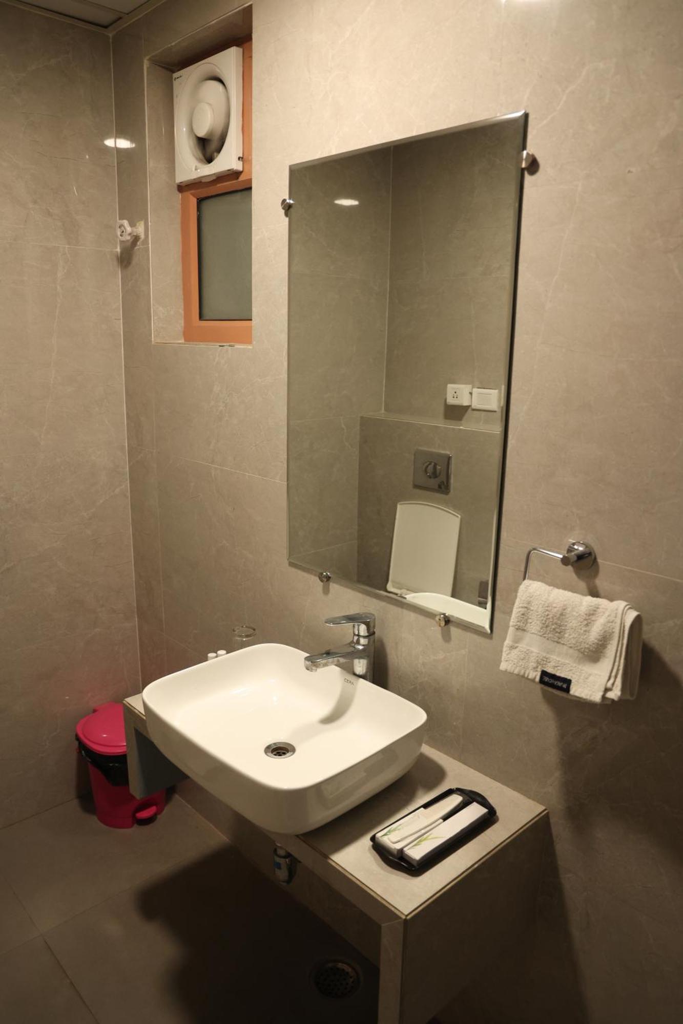 Hotel Pinaka Inn Lucknow Zewnętrze zdjęcie