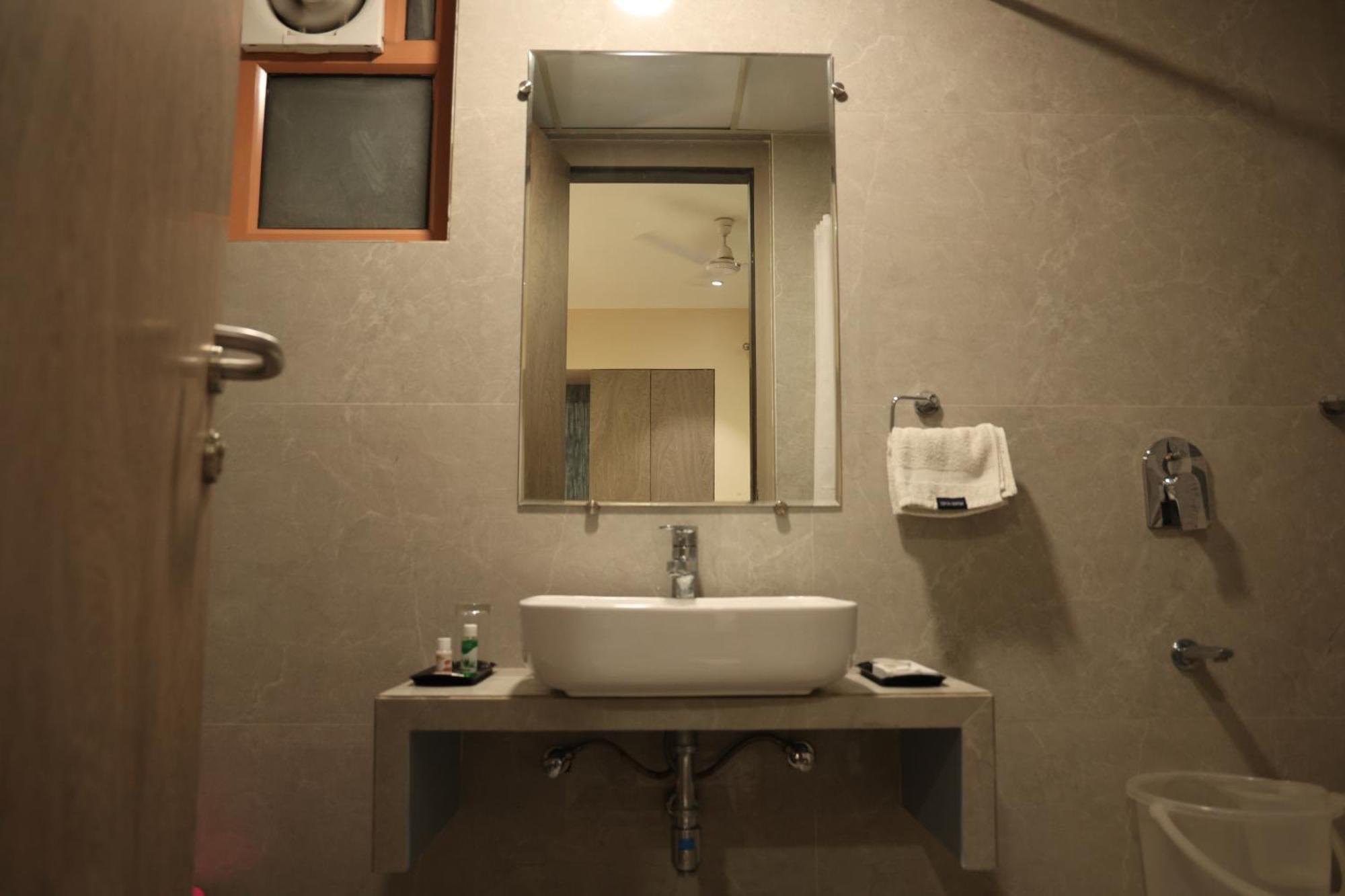 Hotel Pinaka Inn Lucknow Zewnętrze zdjęcie